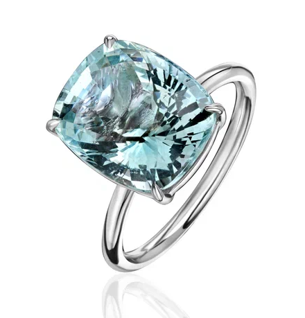 Золотое кольцо с бриллиантом