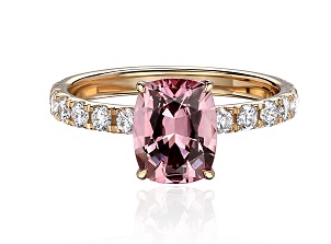 Золотое кольцо с бриллиантом