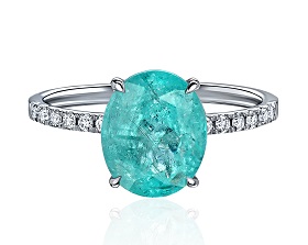 Золотое кольцо с бриллиантом 