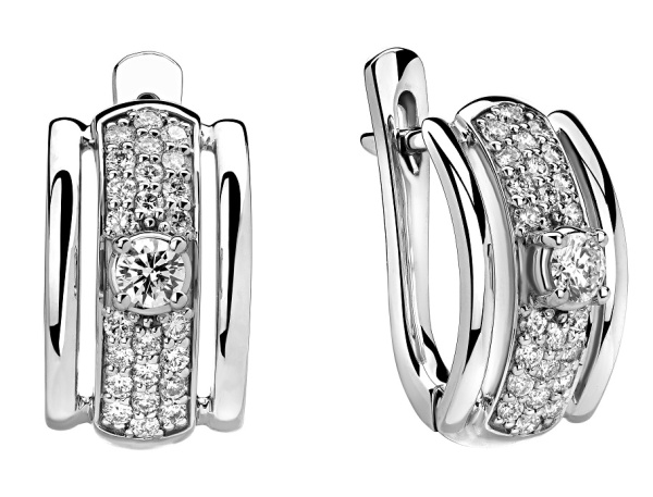 Серьги из белого золота с бриллиантами