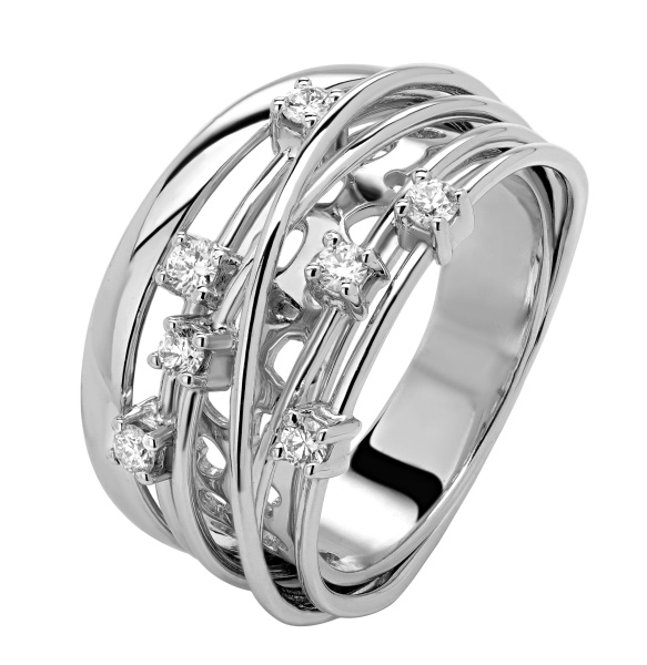 Золотое кольцо с бриллиантами