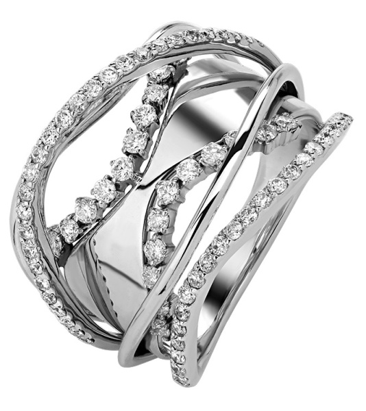 Белое золотое кольцо с бриллиантами помолвочное